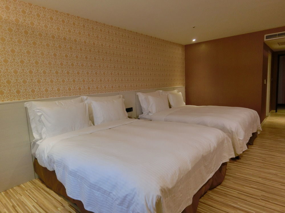 Wemeet Hotel Pingtung Buitenkant foto