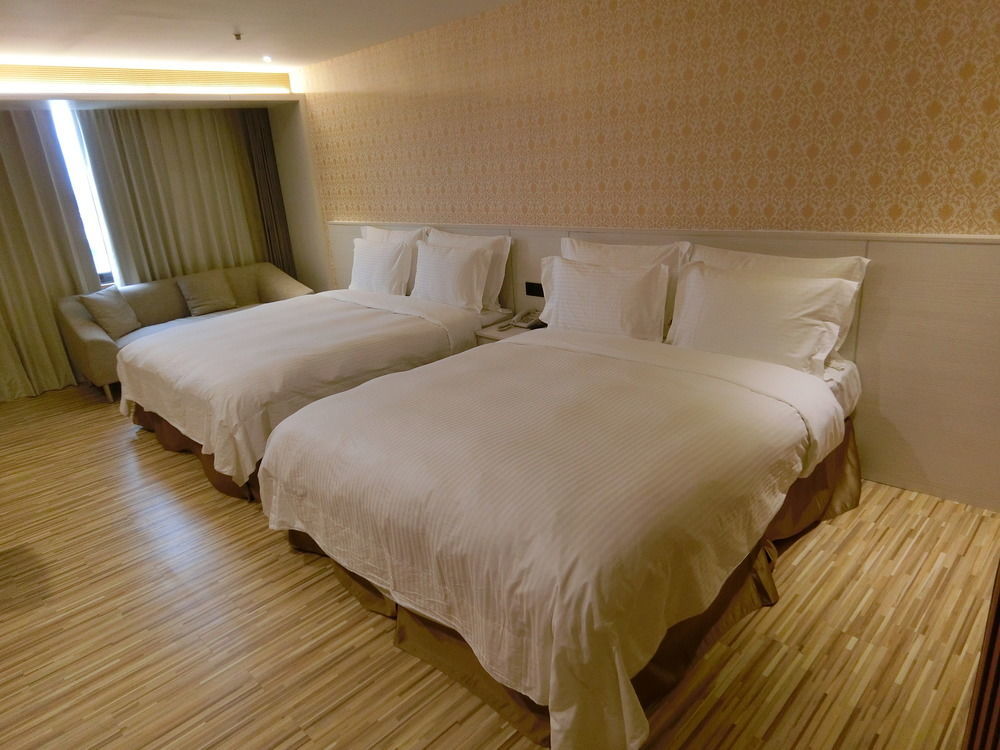 Wemeet Hotel Pingtung Buitenkant foto