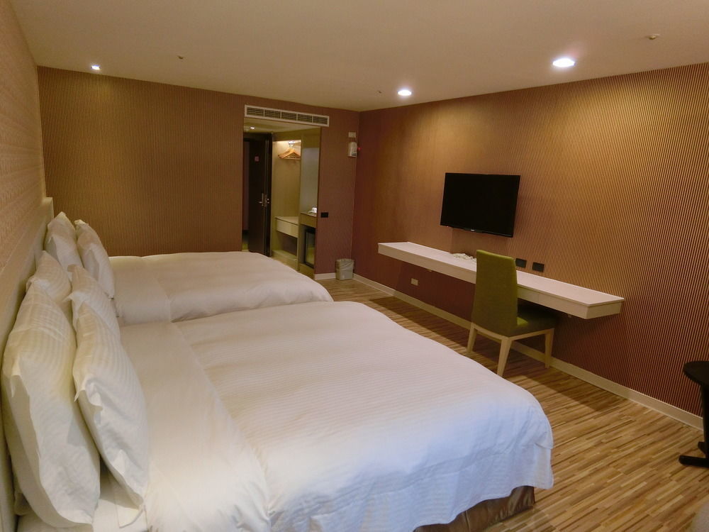 Wemeet Hotel Pingtung Buitenkant foto