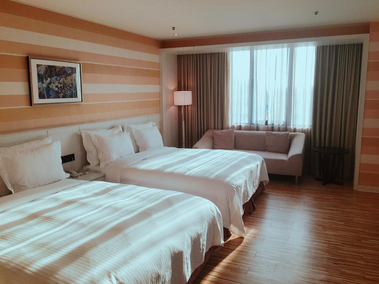 Wemeet Hotel Pingtung Buitenkant foto