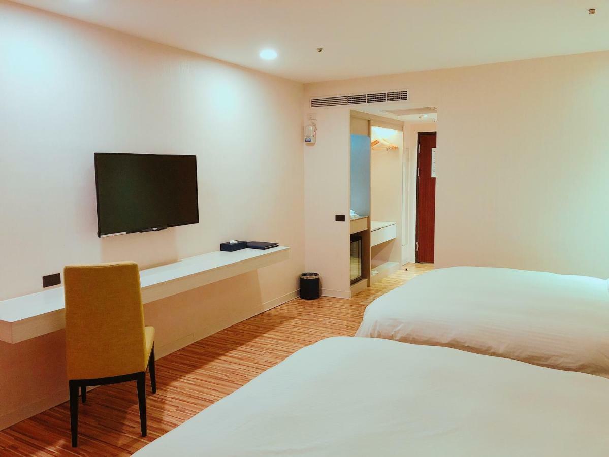 Wemeet Hotel Pingtung Buitenkant foto